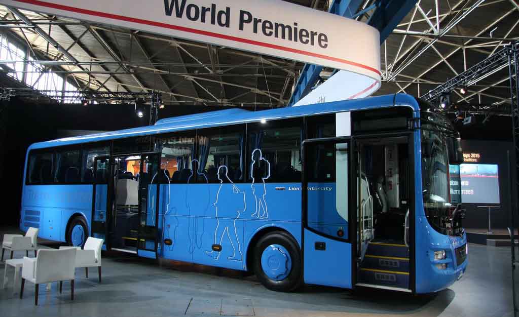 man_prezentoval_avtobus_lions_intercity_1